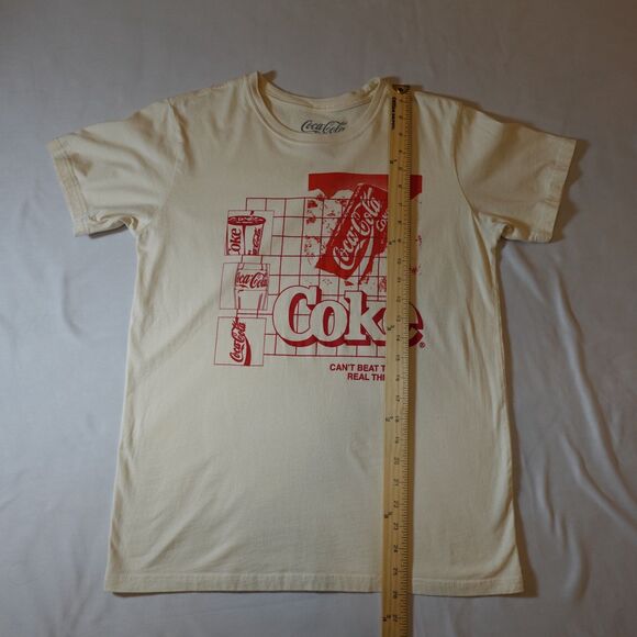 Coca-Cola Company Officially Licensed Coke Shirt Juniors Large Cream Graphic Tee - Picture 7 of 14
